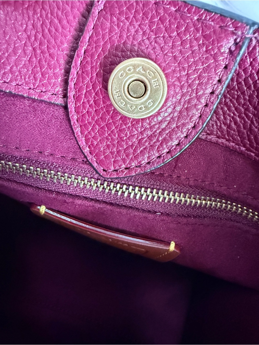 COACH field tote Colorblock 22 pink bag. - Picture 9 of 15